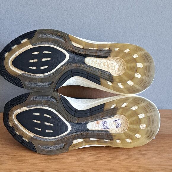 Adidas Ultraboost 22 Women’s Size 9 Black Running Sneakers Comfort - Picture 8 of 12